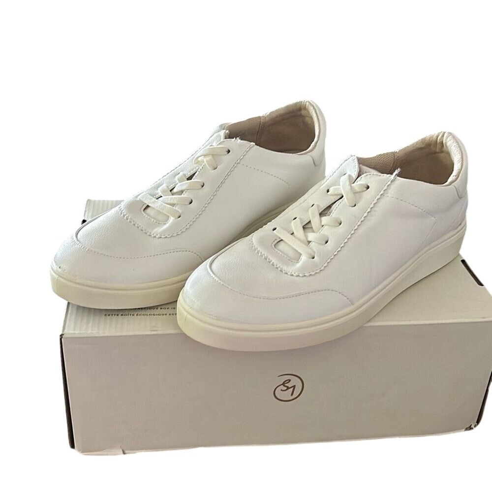 LifeStride Women's Happy Hour Machine Washable Lace Up Sneakers. White. NWT